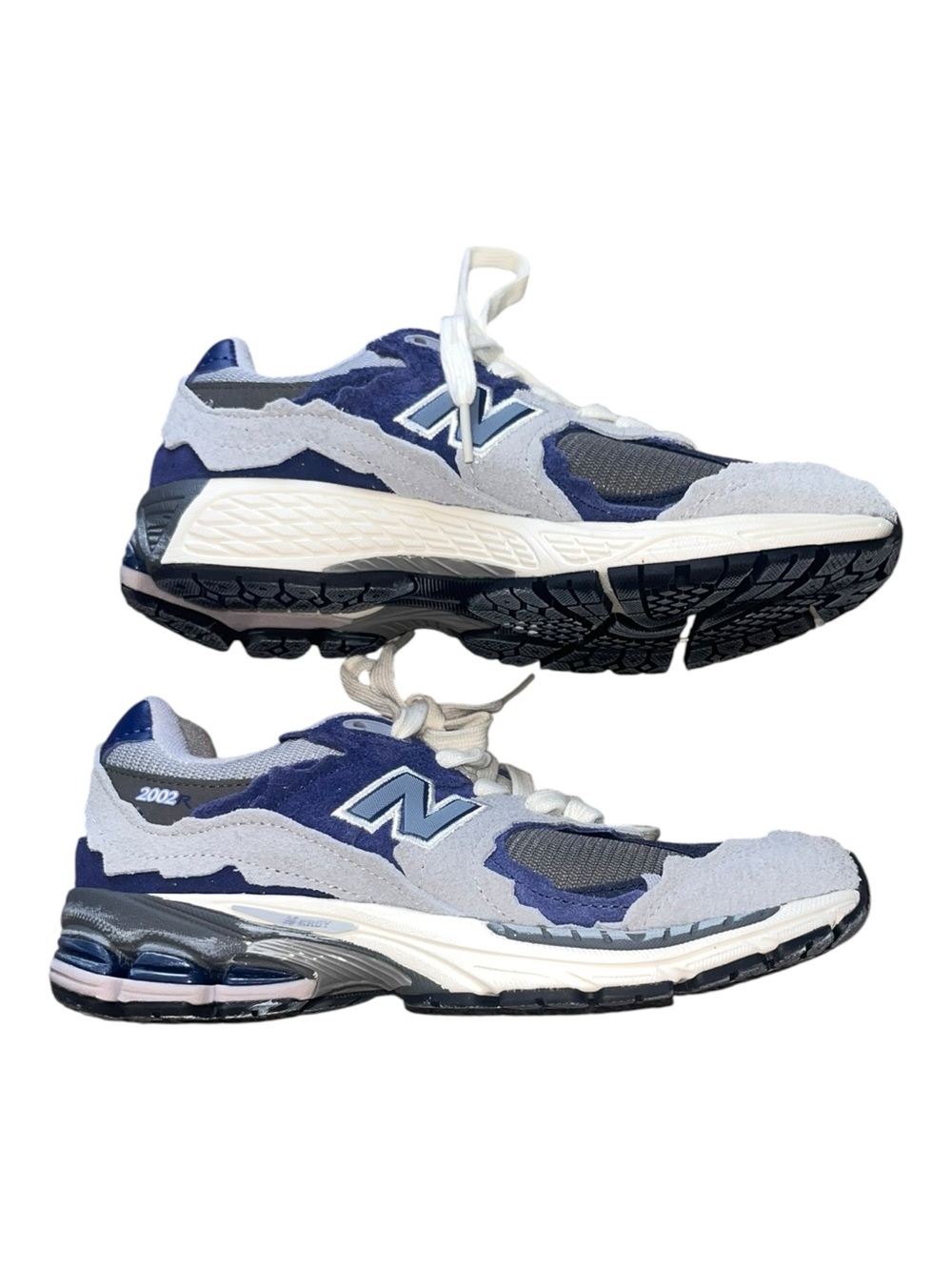 New Balance 2002R Suede Athletic Sneaker. Unisex Men’s 7.5 Women’s 9.5